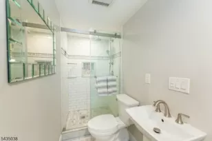 111 McKinley Ave, East Hanover Township, NJ 07936 - Photo 14