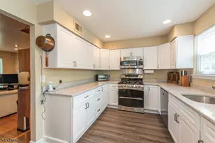 1 Birdseye Cir, Wayne, NJ 07470 - Photo 4