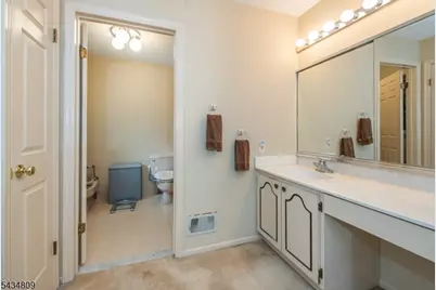1 Birdseye Cir, Wayne, NJ 07470 - Photo 16