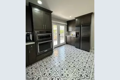 629 Washington Ave, Kenilworth, NJ 07033 - Photo 2