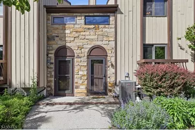 91 Nottingham Sq, Washington Township, NJ 07853 - Photo 4
