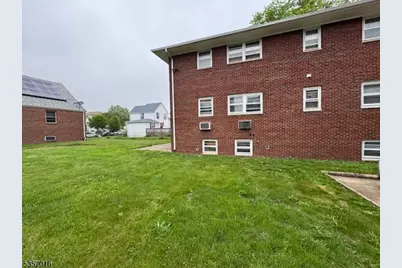 108 W Stimpson Ave, Linden, NJ 07036 - Photo 4