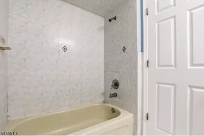 63 Chadwick Ave, Newark, NJ 07108 - Photo 16