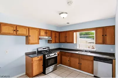 63 Chadwick Ave, Newark, NJ 07108 - Photo 32