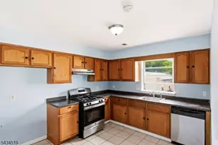 63 Chadwick Ave, Newark, NJ 07108 - Photo 32