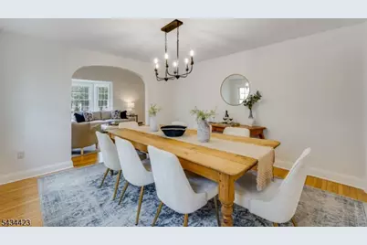 12 Duchamp Pl, Chatham, NJ 07928 - Photo 2