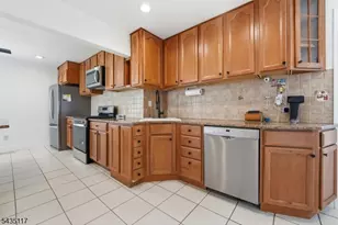 331 Newark Ave, Union Township, NJ 07083 - Photo 10