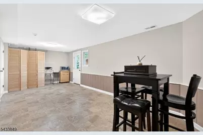 73 South Rd, Bloomingdale, NJ 07403 - Photo 34