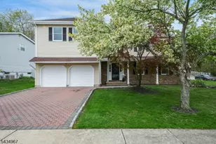 45 Holyoke Ct, Wayne, NJ 07470 - Photo 2