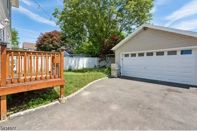 14 Chestnut Terr, Bloomfield, NJ 07003 - Photo 28