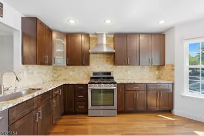 8 Ashley Ct, Franklin Township, NJ 08873 - Photo 8
