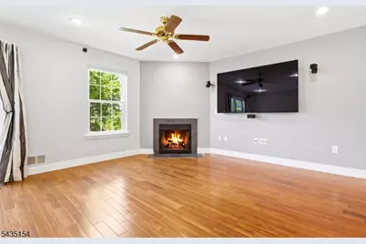 8 Ashley Ct, Franklin Township, NJ 08873 - Photo 10