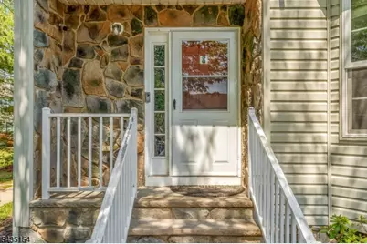 8 Ashley Ct, Franklin Township, NJ 08873 - Photo 4