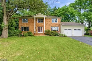 10 Dickens Ct, Morris Township, NJ 07960 - Photo 1
