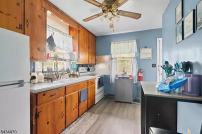 116 S 8th St, Lopatcong Township, NJ 08865 - Photo 8