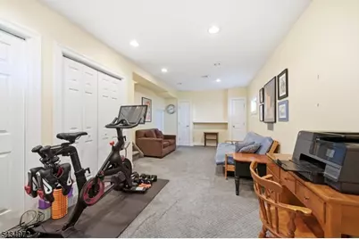 46 Westminster Dr, Parsippany, NJ 07054 - Photo 22