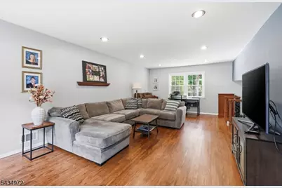 46 Westminster Dr, Parsippany, NJ 07054 - Photo 10