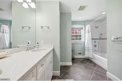 46 Westminster Dr, Parsippany, NJ 07054 - Photo 18
