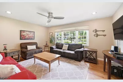 46 Westminster Dr, Parsippany, NJ 07054 - Photo 4