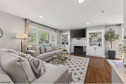 28 Spring Ridge Dr, Berkeley Heights Township, NJ 07922 - Photo 2