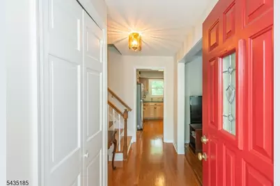 4 Hamilton Ct, Hanover Township, NJ 07981 - Photo 2