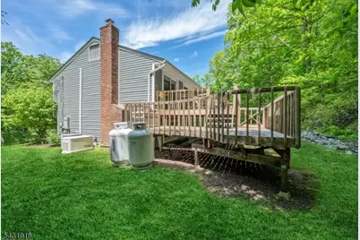 19 Rabbit Run Dr, West Milford, NJ 07435 - Photo 4