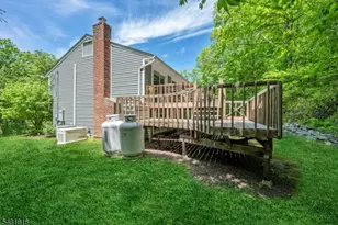 19 Rabbit Run Dr, West Milford, NJ 07435 - Photo 4