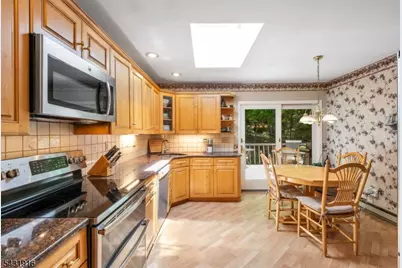 19 Rabbit Run Dr, West Milford, NJ 07435 - Photo 10