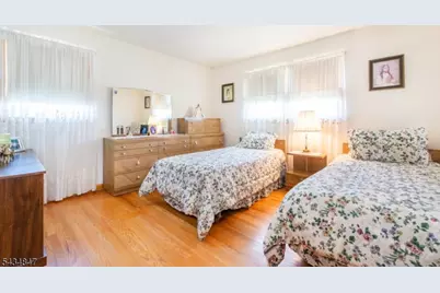 27 Bartsch Ave, Woodland Park, NJ 07424 - Photo 16