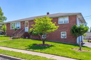 27 Bartsch Ave, Woodland Park, NJ 07424 - Photo 2