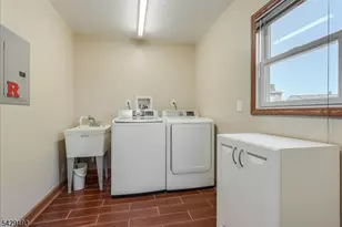 25 Louise Dr, Manville, NJ 08835 - Photo 34