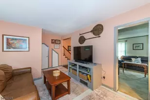 34 Unneberg Ave, Roxbury Township, NJ 07876 - Photo 4
