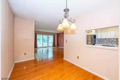 186 Larch Ln, Mahwah, NJ 07430 - Photo 10