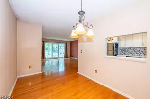 186 Larch Ln, Mahwah, NJ 07430 - Photo 10