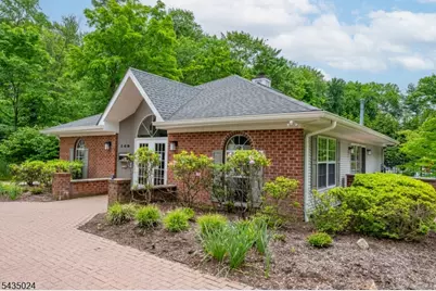 186 Larch Ln, Mahwah, NJ 07430 - Photo 28