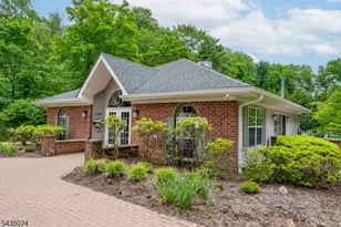 186 Larch Ln, Mahwah, NJ 07430 - Photo 28