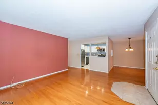 186 Larch Ln, Mahwah, NJ 07430 - Photo 4