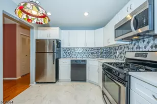 186 Larch Ln, Mahwah, NJ 07430 - Photo 8
