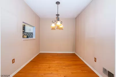 186 Larch Ln, Mahwah, NJ 07430 - Photo 12