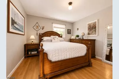 131 Long Hill Dr, Clifton, NJ 07013 - Photo 14