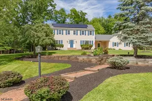 19 Heather Hill Way, Bridgewater, NJ 08807 - Photo 2