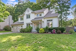 6 Crestwood Cir, Mount Olive, NJ 07828 - Photo 2