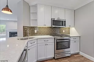 6 Crestwood Cir, Mount Olive, NJ 07828 - Photo 10
