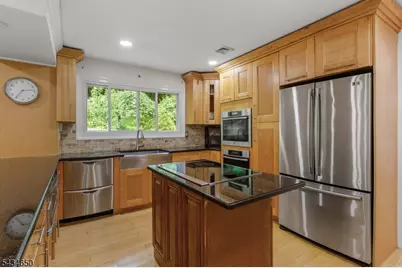 596 Terhune Dr, Wayne, NJ 07470 - Photo 18