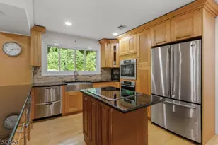 596 Terhune Dr, Wayne, NJ 07470 - Photo 18