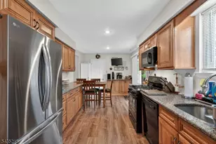 100 Coachman Dr, Florence Township, NJ 08505 - Photo 14
