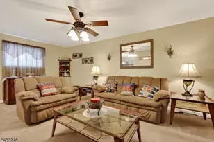 100 Coachman Dr, Florence Township, NJ 08505 - Photo 8