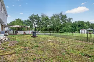 100 Coachman Dr, Florence Township, NJ 08505 - Photo 32