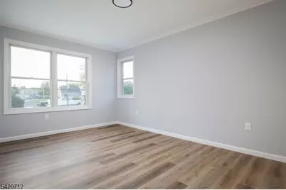 81 Hutchinson St, Clark Township, NJ 07066 - Photo 20