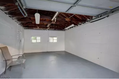 81 Hutchinson St, Clark Township, NJ 07066 - Photo 28